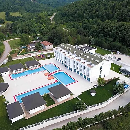 Hotel The Oasis & 4*