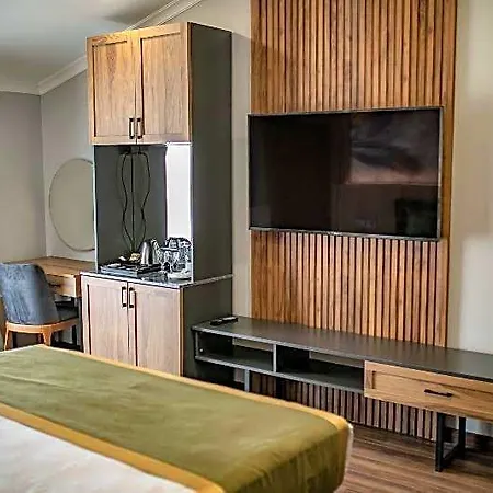 Hotel The Oasis & 4*
