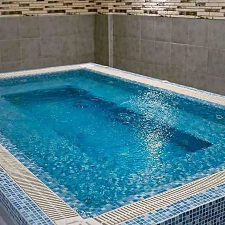 The Oasis & 4*